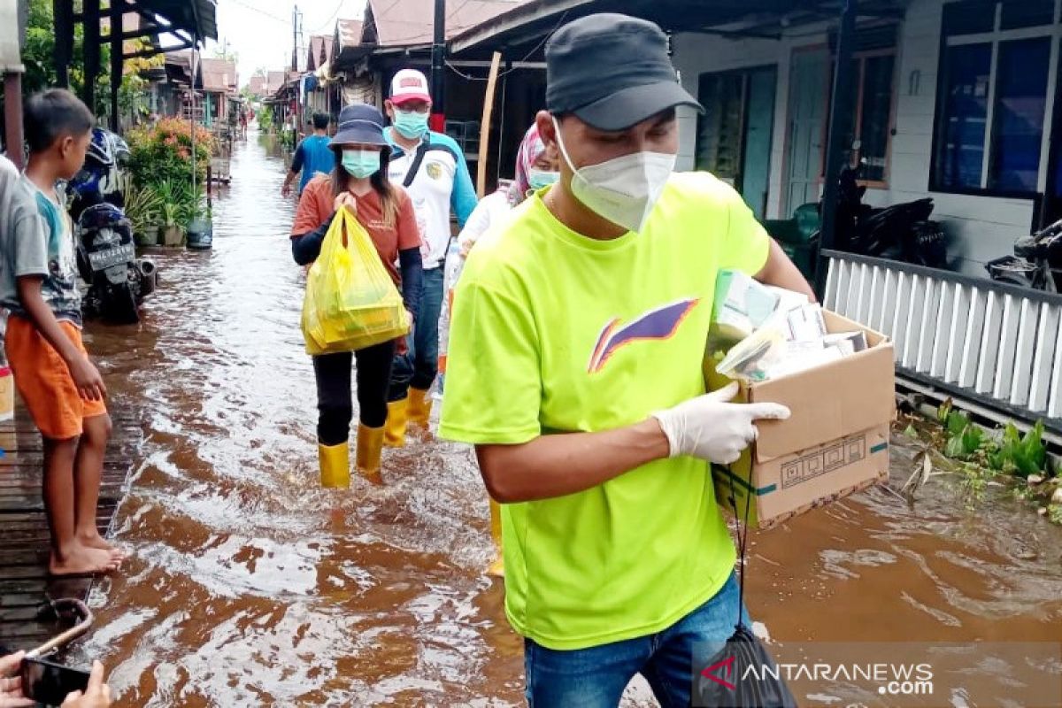 Dinkes Palangka Raya 'door to door' berikan pelayanan kesehatan di wilayah terdampak banjir