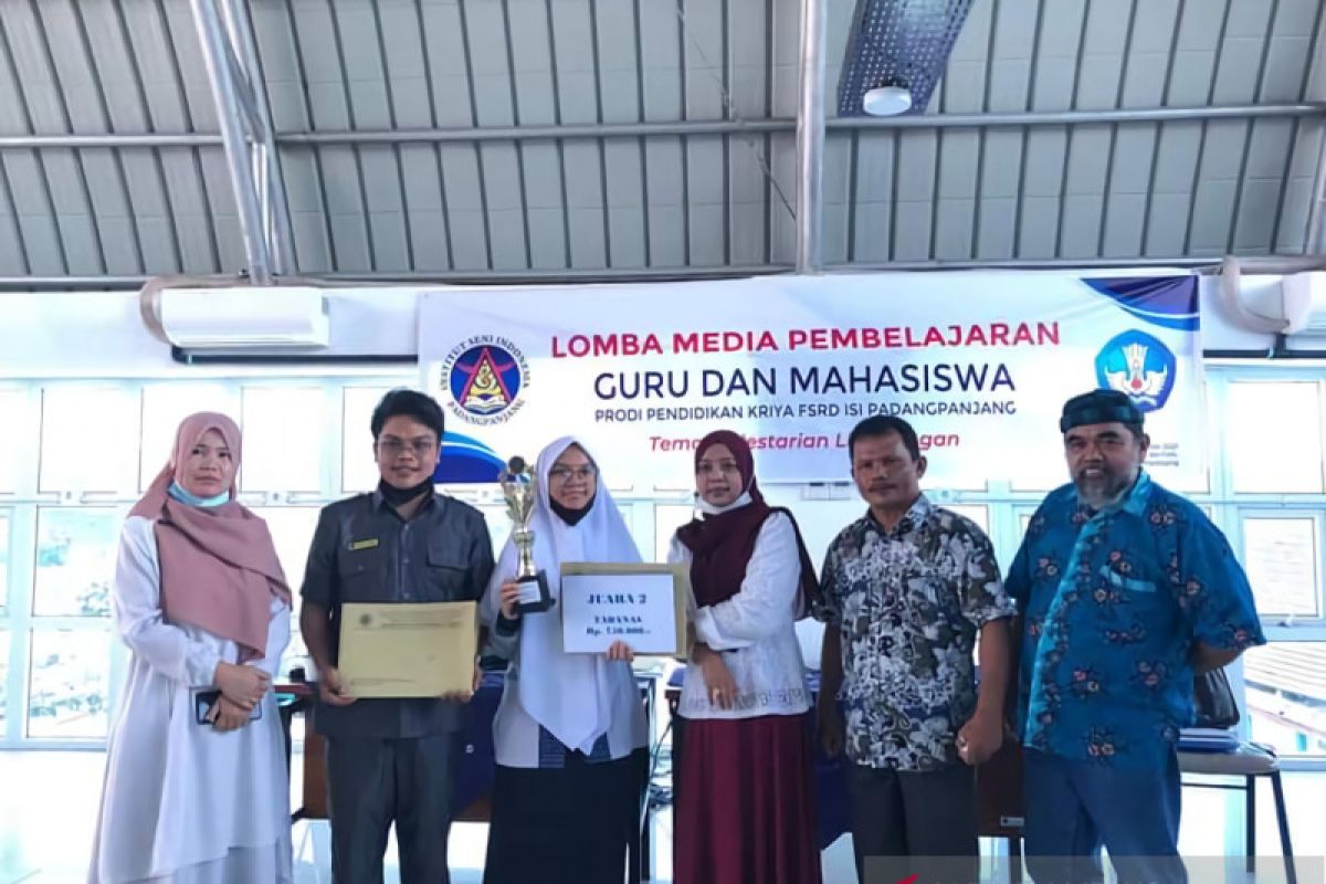 SMP Hikmah raih prestasi di lomba media pembelajaran mahasiswa dan guru