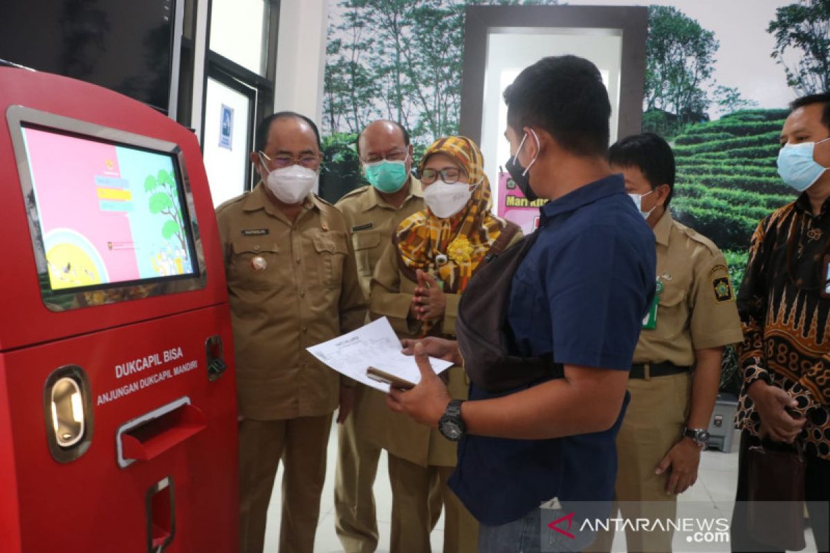 Disdukcapil Kulon Progo meluncurkan Anjungan Dukcapil Mandiri di MPP