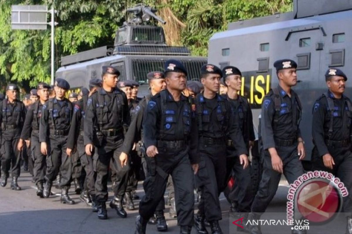 Polda Riau Kirim 30 Personel Brimob Kawal Atlet Riau Di Papua Antara News