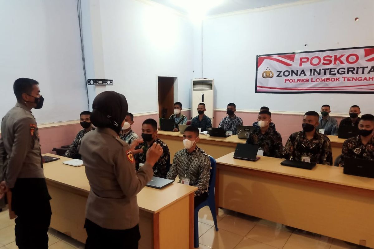 Polres Loteng gelar latihan input data registrasi online Covid-19