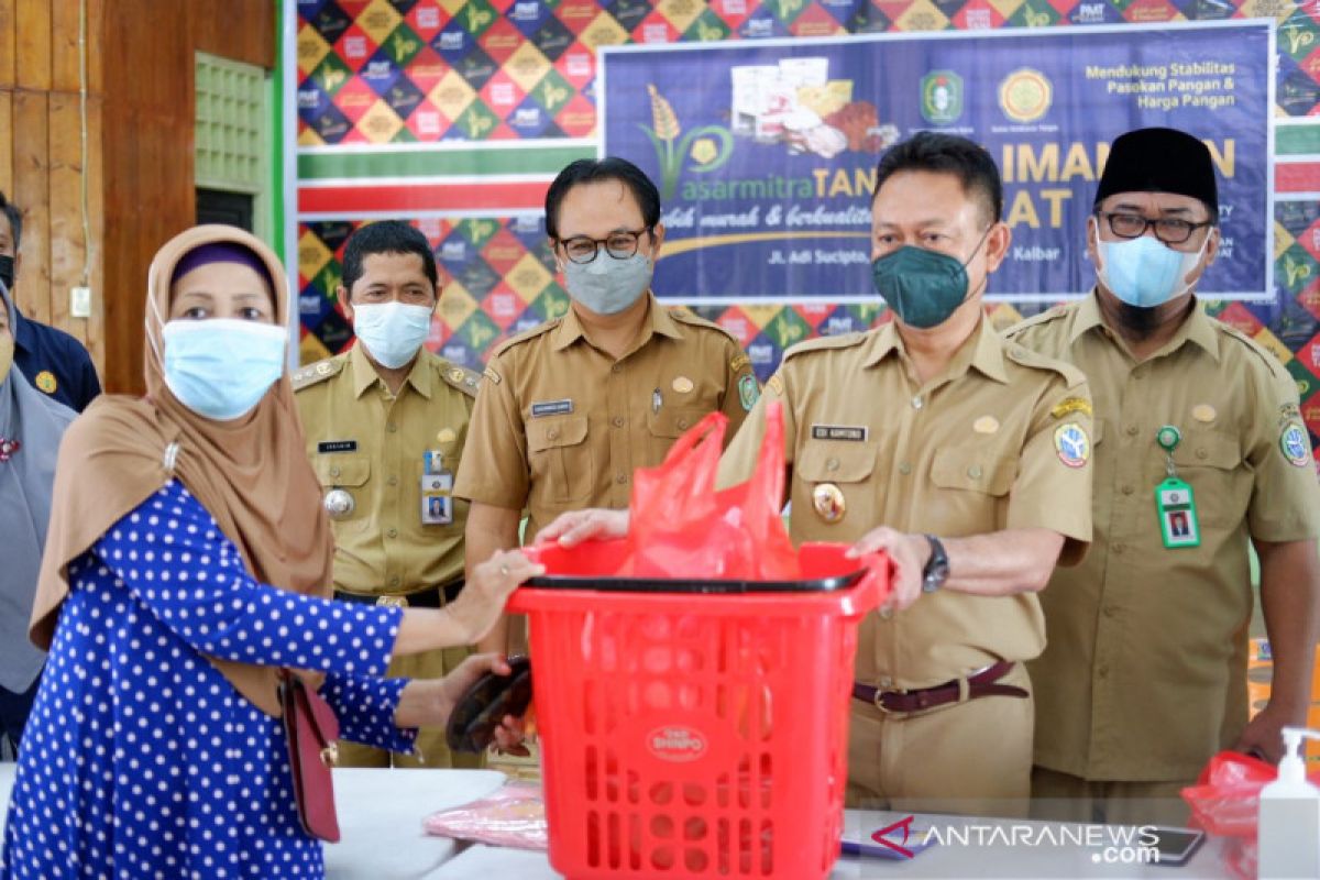 Program Gelar Pangan Murah Provinsi Kalbar permudah masyarakat penuhi kebutuhan