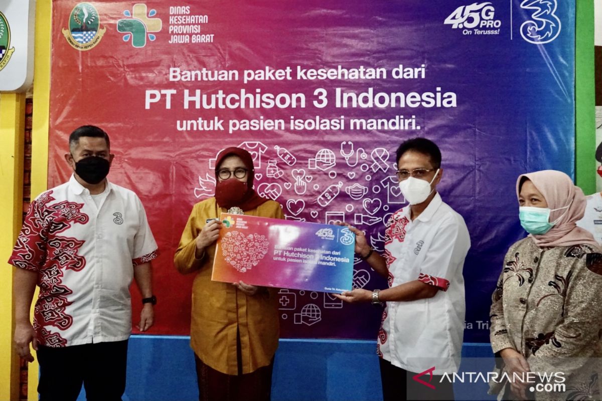 3 Indonesia salurkan obat-obatan untuk pasien isoman
