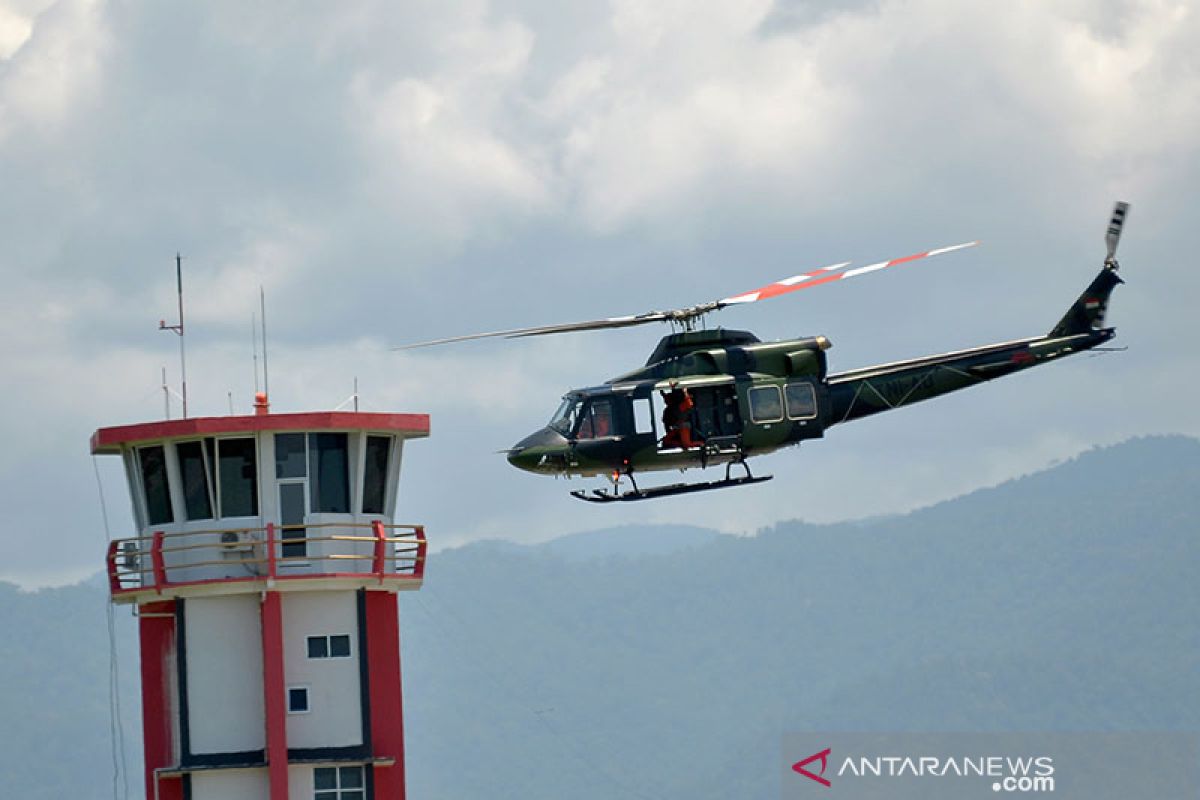 Helikopter dari Penerbad evakuasi jenazah nakes Gabriela dari Kiwirok