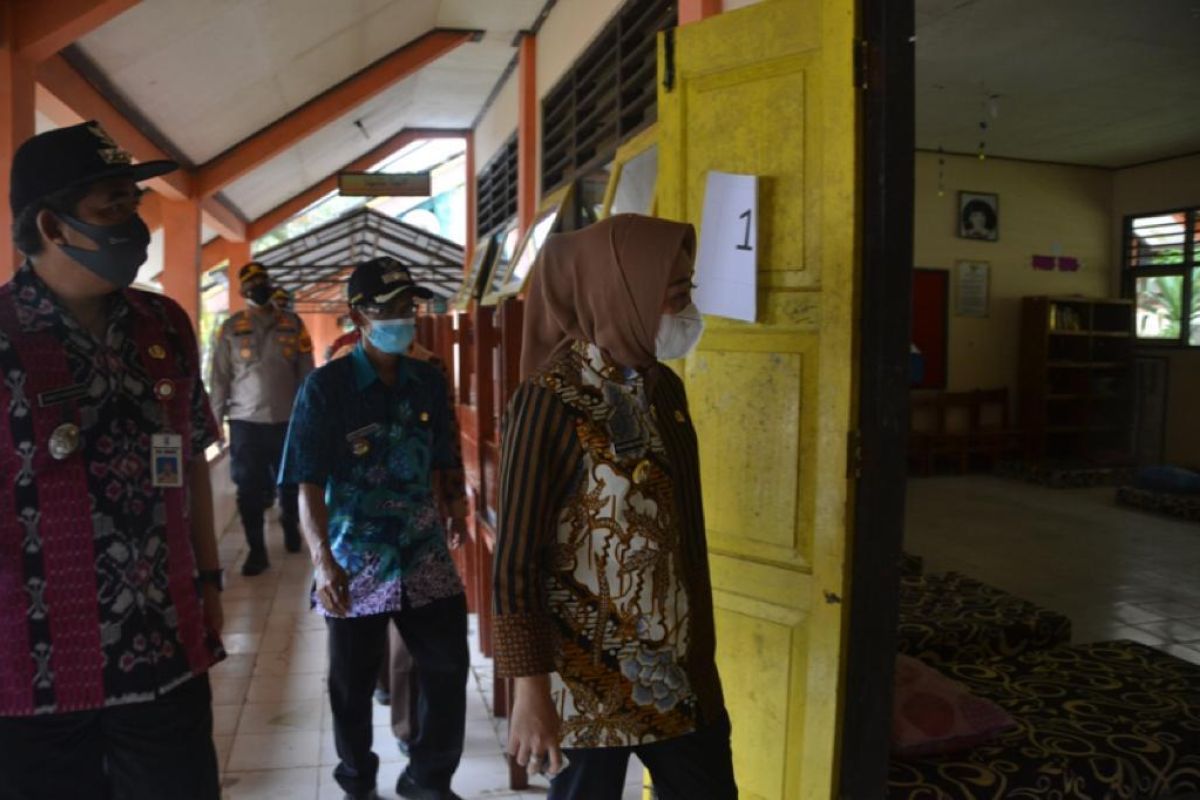 90 siswa SMPN 4 Mrebet diisolasi terpusat karena positif COVID-19