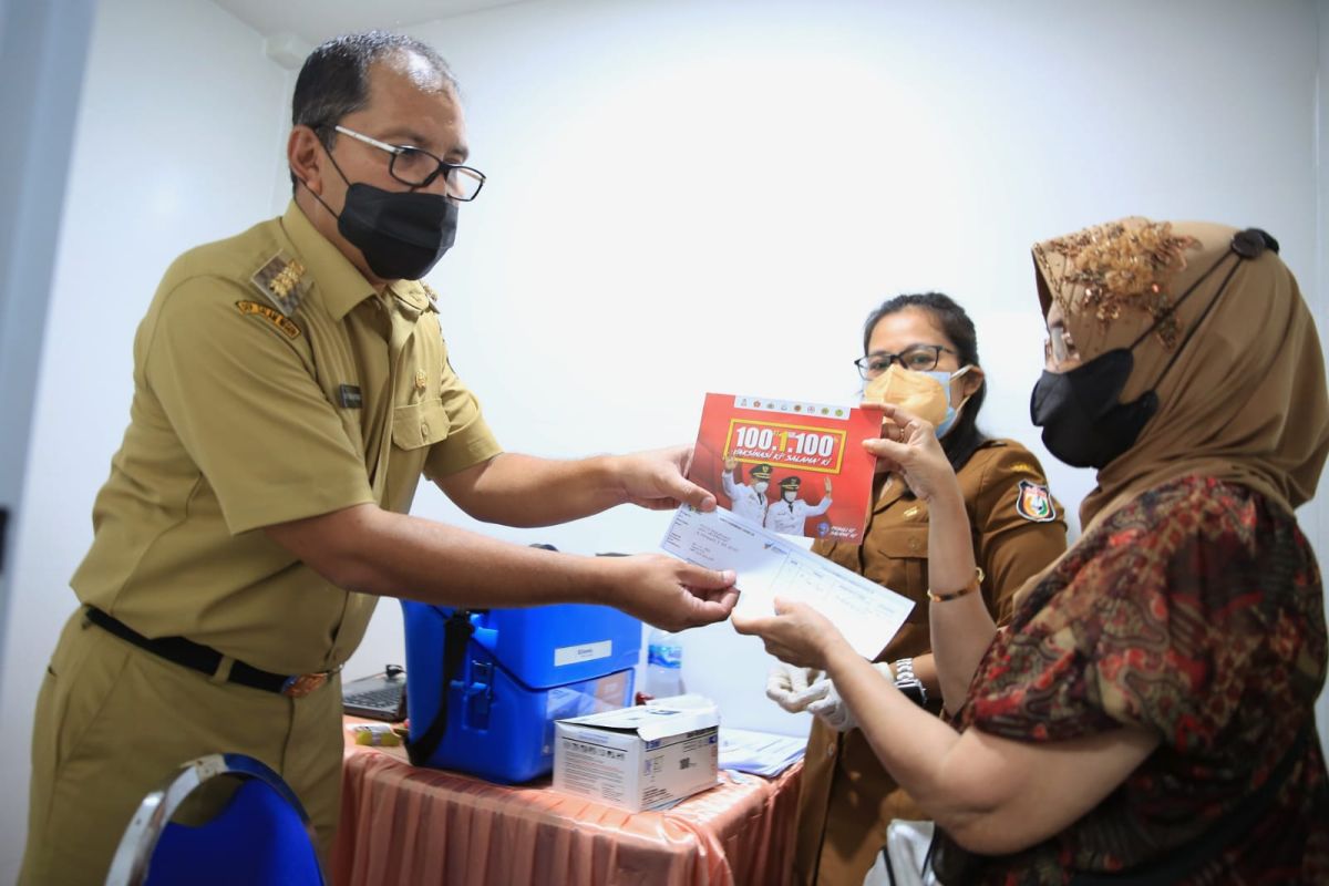 Pemkot Makassar percepat program vaksinasi COVID-19 di 100 RT