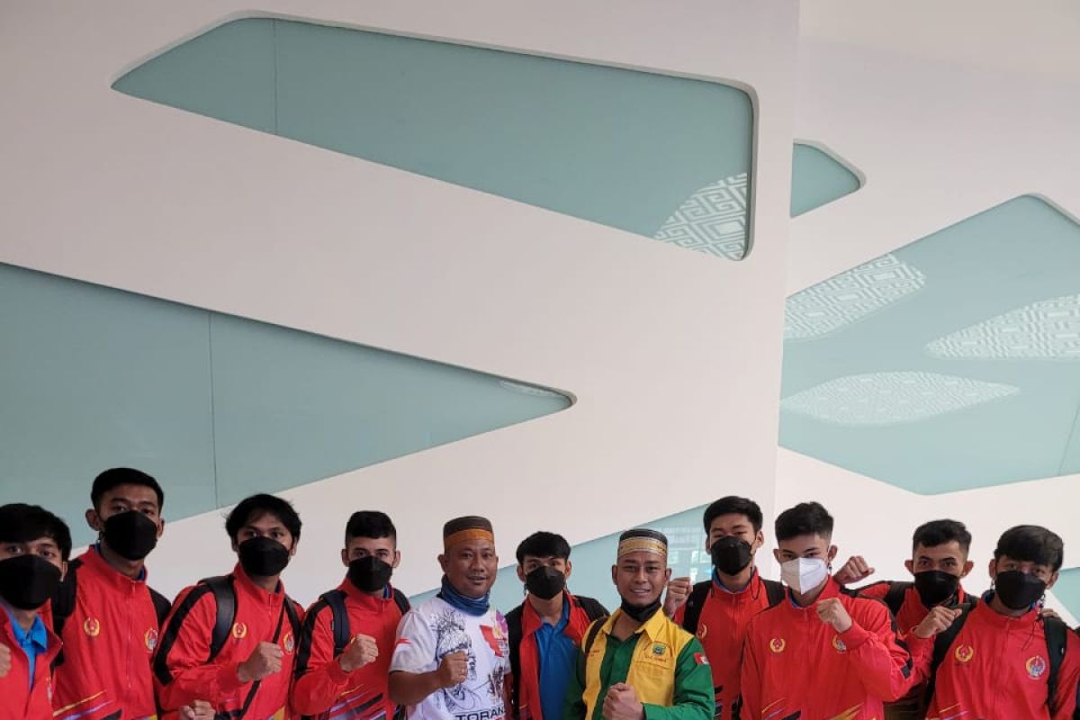 Kontingen Sulawesi Selatan mulai berangkatkan atlet futsal ke Papua