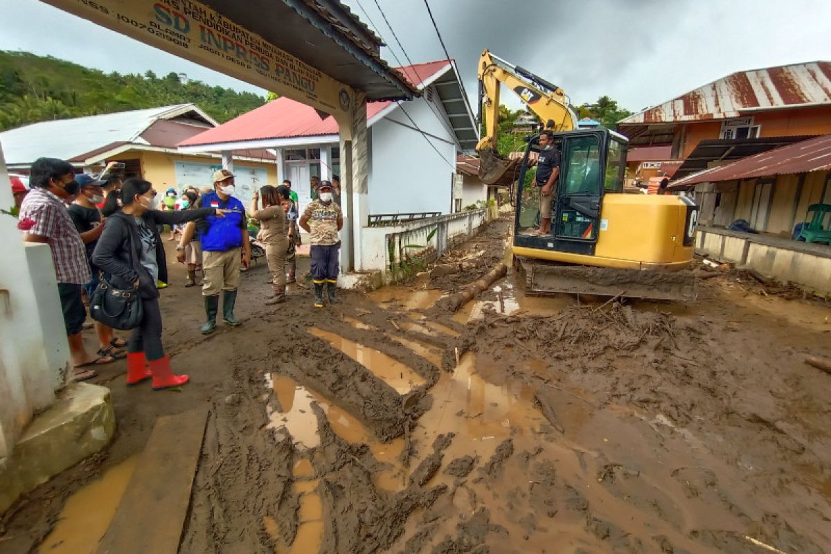 Pantau lokasi bencana, DLR bantu warga terdampak banjir bandang di Minahasa Tenggara