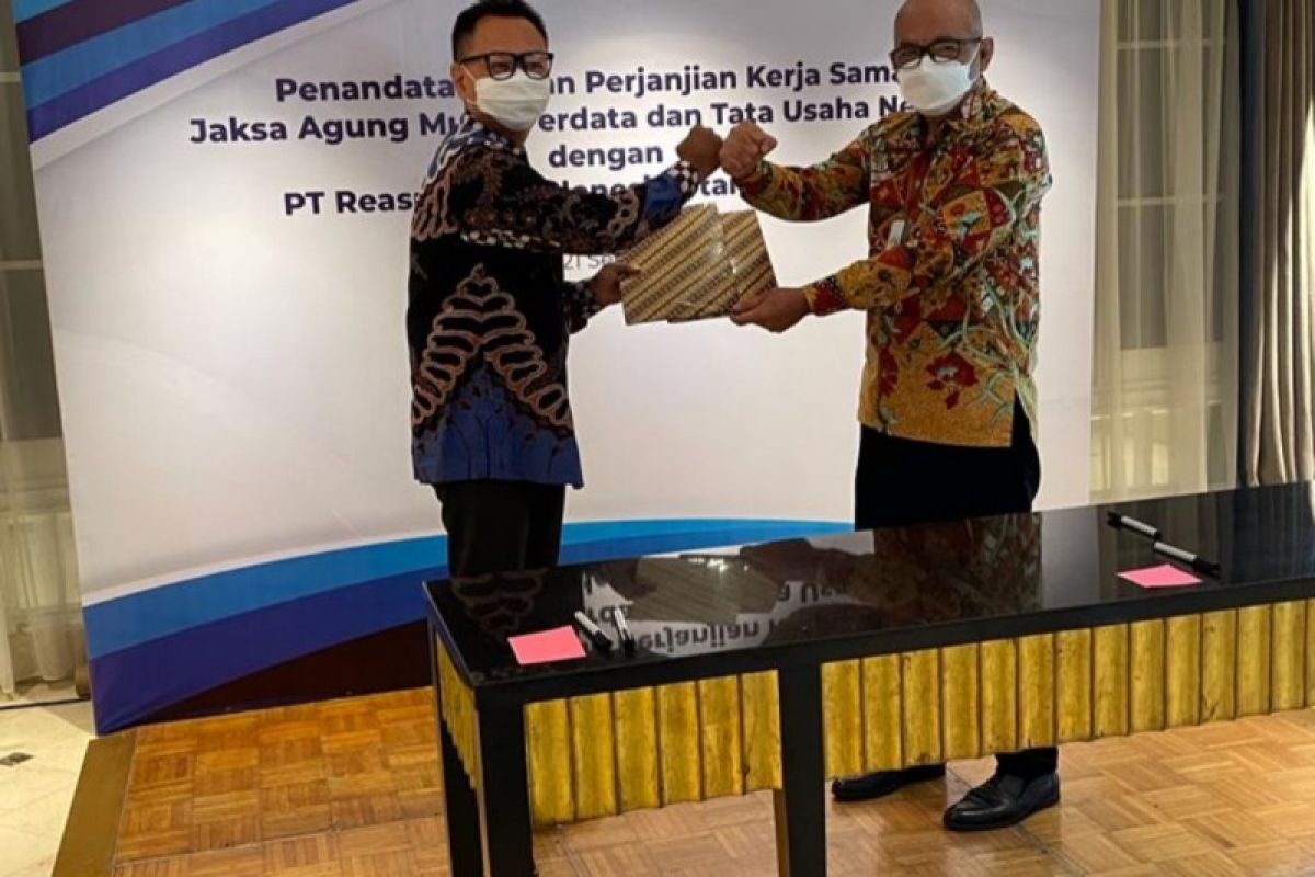 Dukung upaya transformasi perusahaan reasuransi nasional, Indonesia Re dan Kejaksaan Agung teken MoU