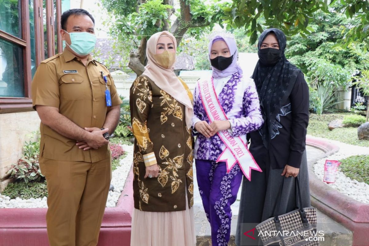 Istri Bupati Tapin dukung Shafa Putri Cilik Kalimantan Selatan