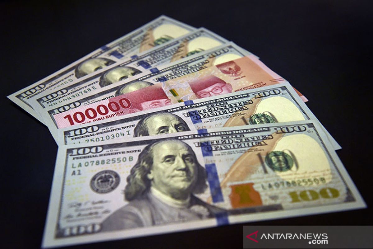 Dolar turun tertekan jatuhnya 