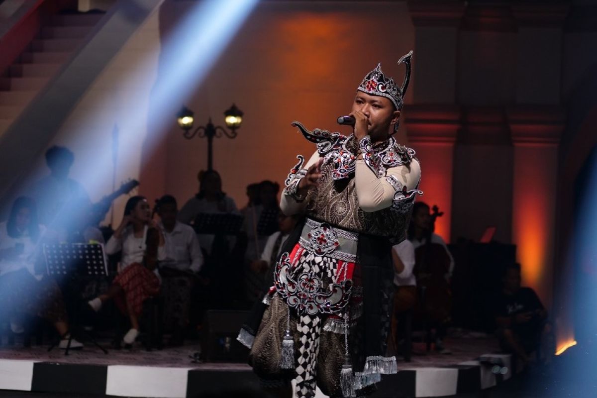 "Gemah Ripah Loh Symphony" menjadi akulturasikan hip hop dengan orkestra