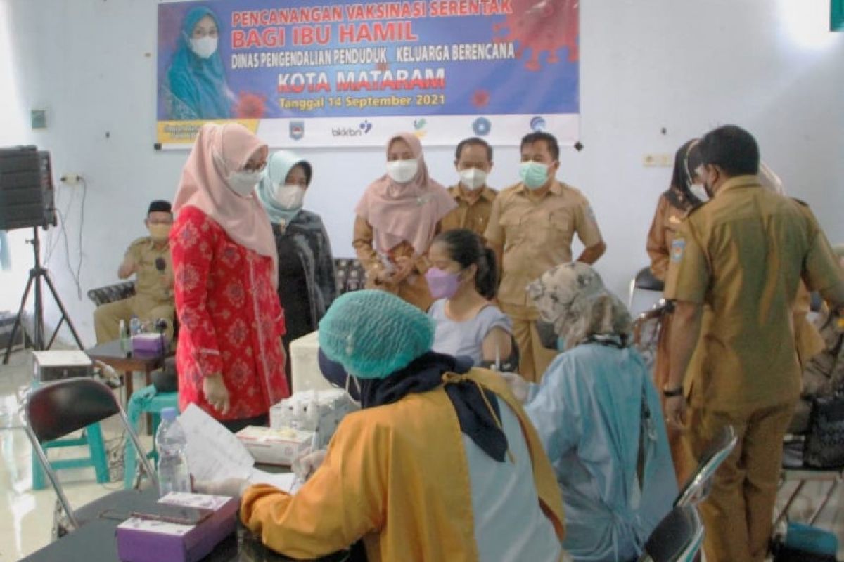 PKK Mataram mengoptimalkan peran kader edukasi vaksin COVID-19 ibu hamil