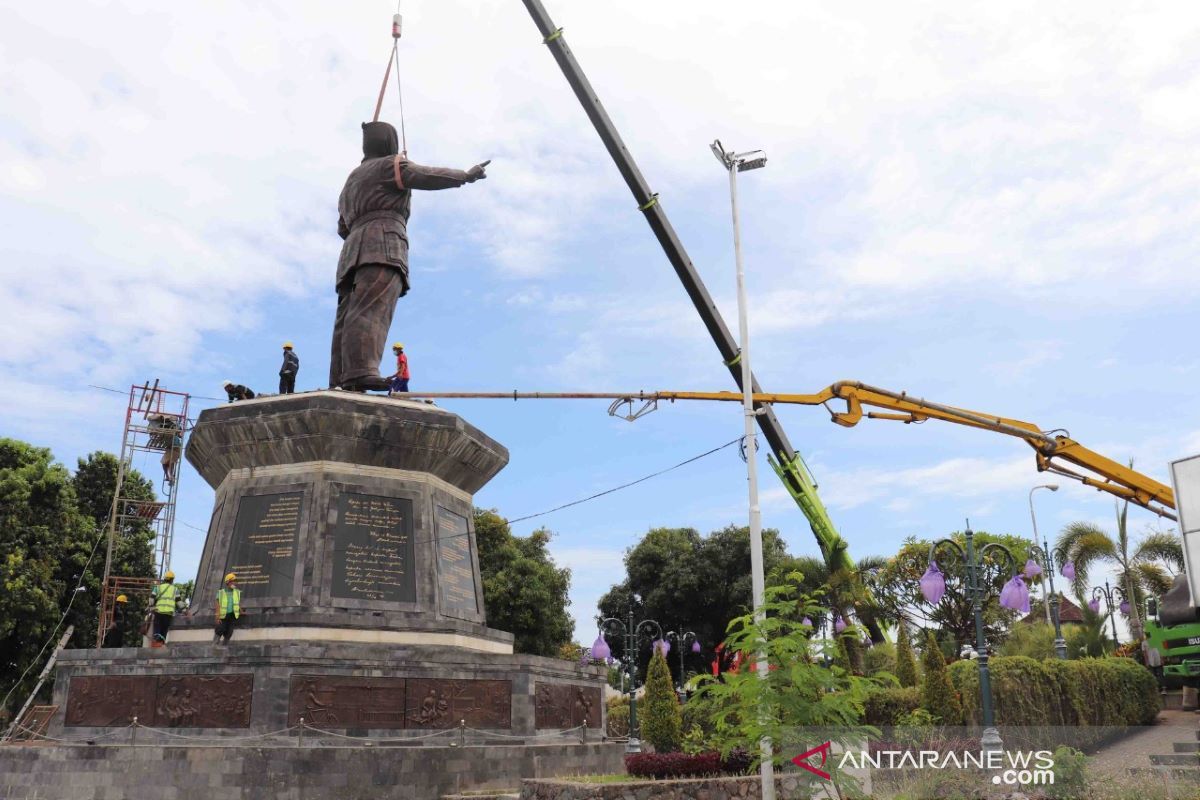 Patung Bung Karno sudah terpasang di RTH Sukasada,Bali