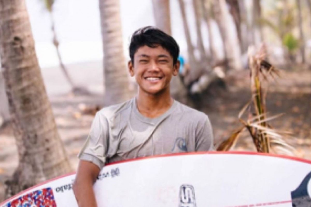 Waida's unwavering determination to win PON surfing exhibition