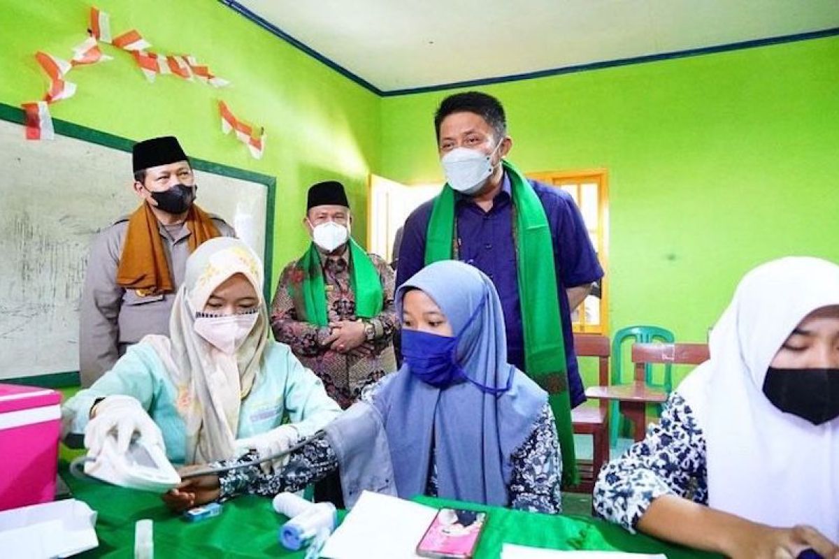 Sumatera Selatan percepat  vaksinasi santri pondok pesantren