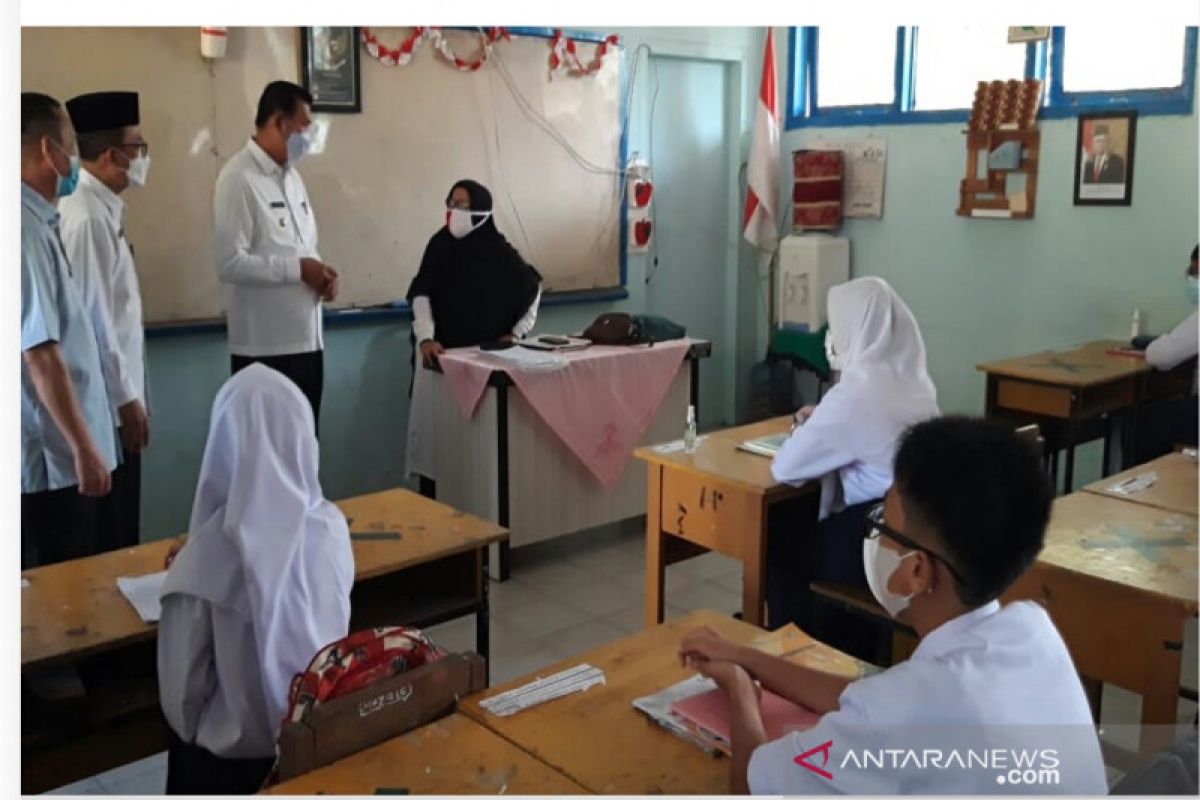 Disdik Pekanbaru hentikan belajar tatap muka satu sekolah karena guru positif COVID-19