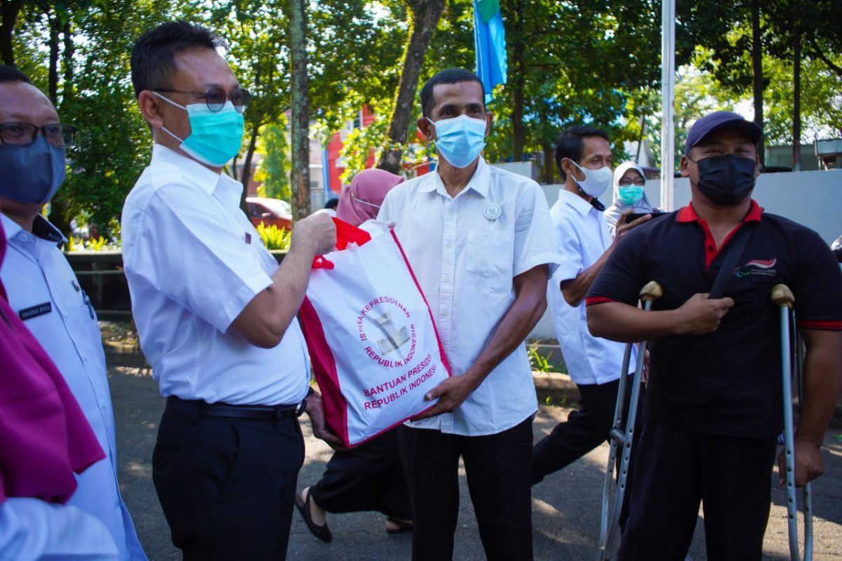 Pemkot Pontianak salurkan 300 bantuan Presiden kepada penyandang disabilitas