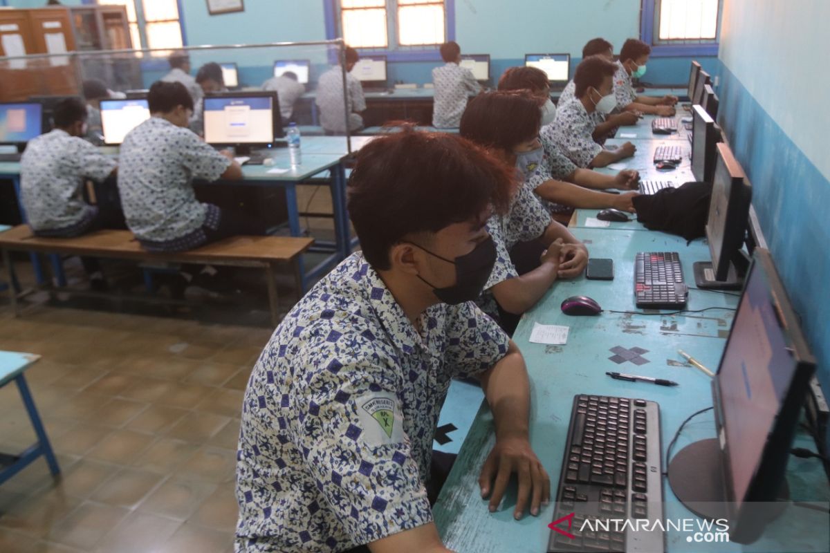 Sebanyak 45 Siswa SMKN 2 Surabaya ikuti ANBK selama dua hari