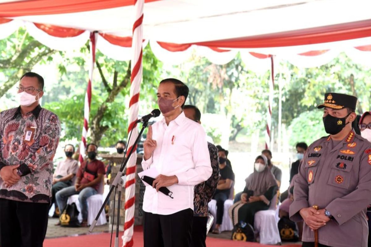 Presiden Jokowi ingatkan dua kunci pengendalian COVID-19