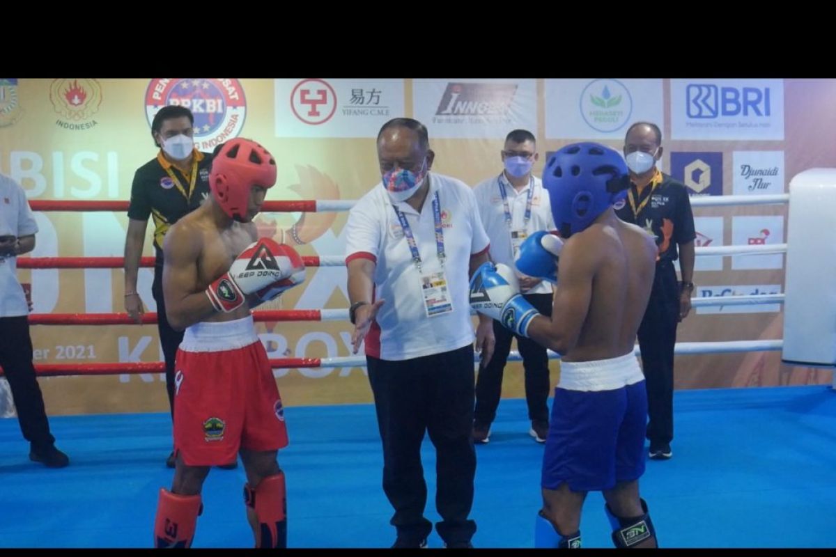 Marciano Norman buka pertandingan eksibisi kickboxing PON Papua