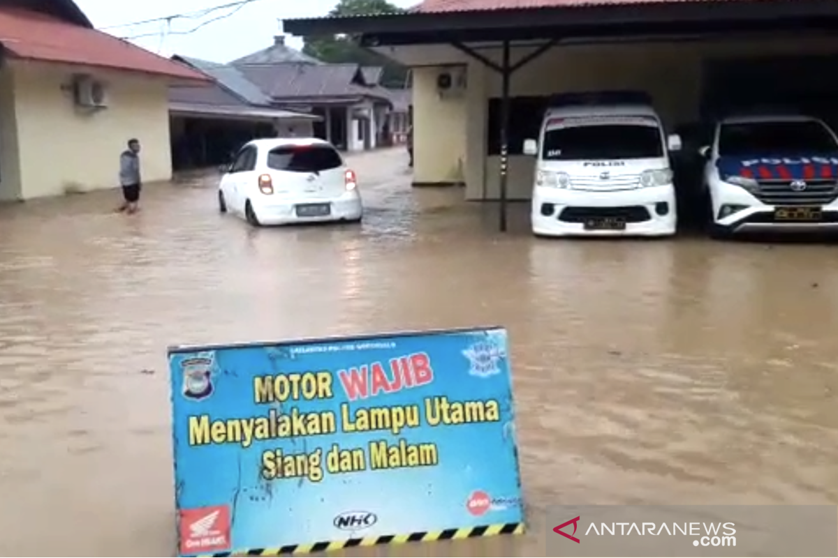 Mapolres Gorontalo kebanjiran setelah hujan deras
