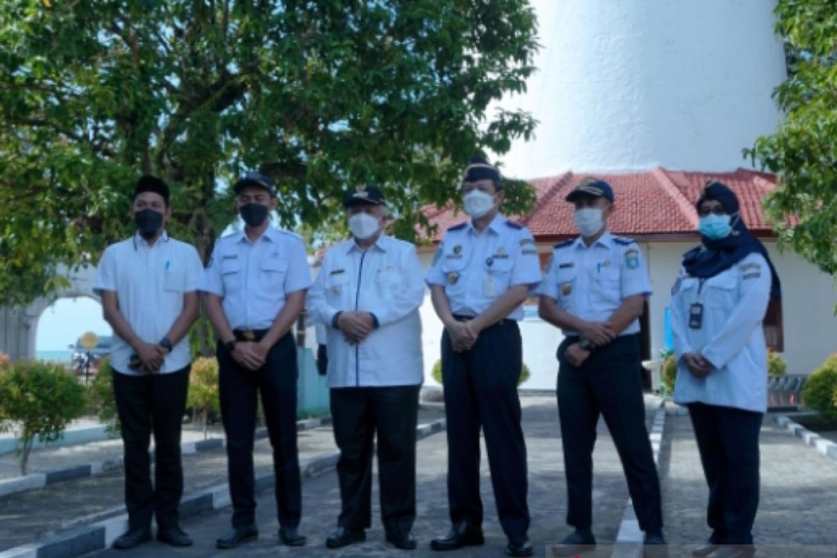 Bupati Bangka Barat apresiasi petugas menara suar menjaga pelayaran Selat Bangka