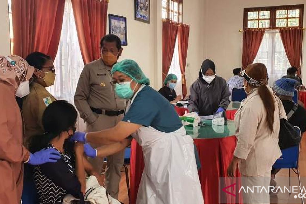 Pemkab Jayawijaya menggencarkan sosialisasi vaksinasi COVID-19