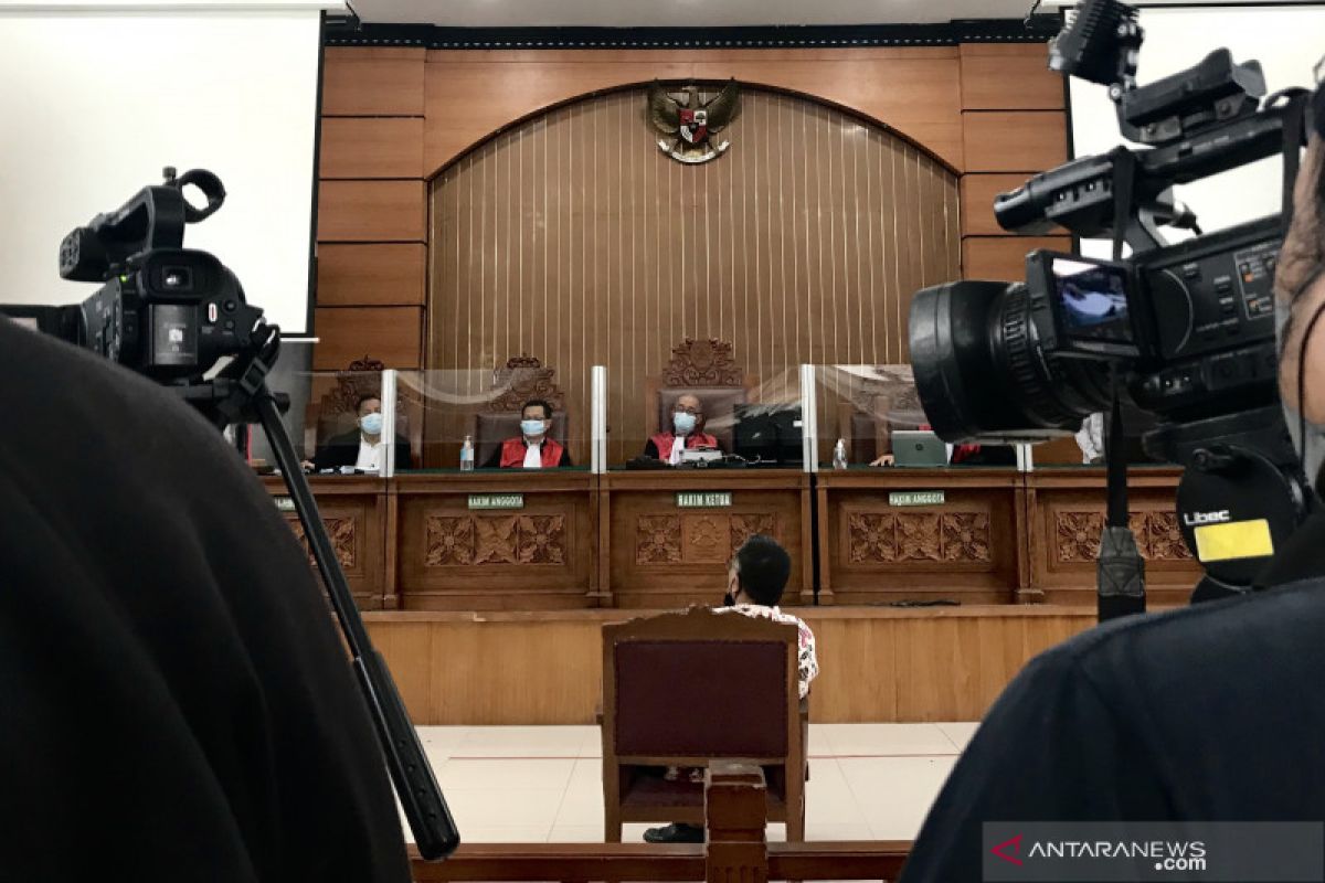 Kuasa hukum Jumhur keberatan jaksa tak anggap saksi dan bukti terdakwa