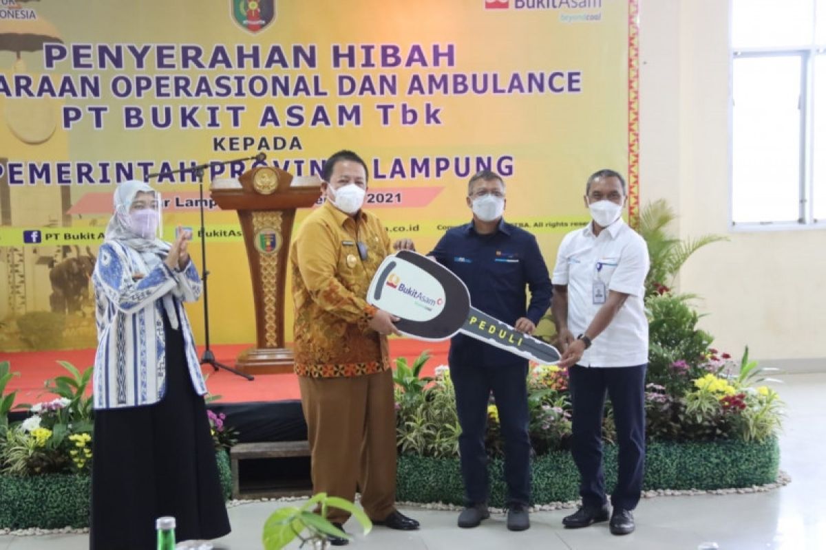 PT Bukit Asam hibahkan 24 kendaraan dan ambulans ke Pemprov Lampung
