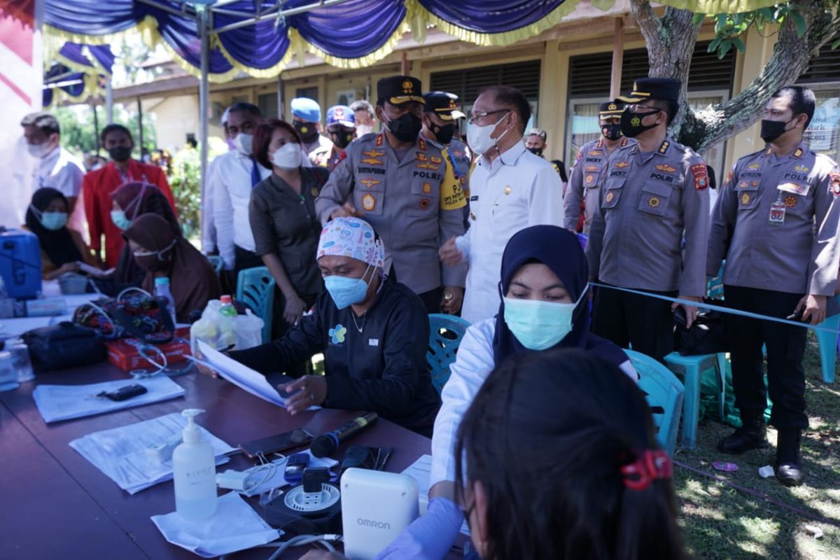 Kapolda Malut tinjau Vaksinasi Merdeka di Halmahera Utara, perangi COVID -19