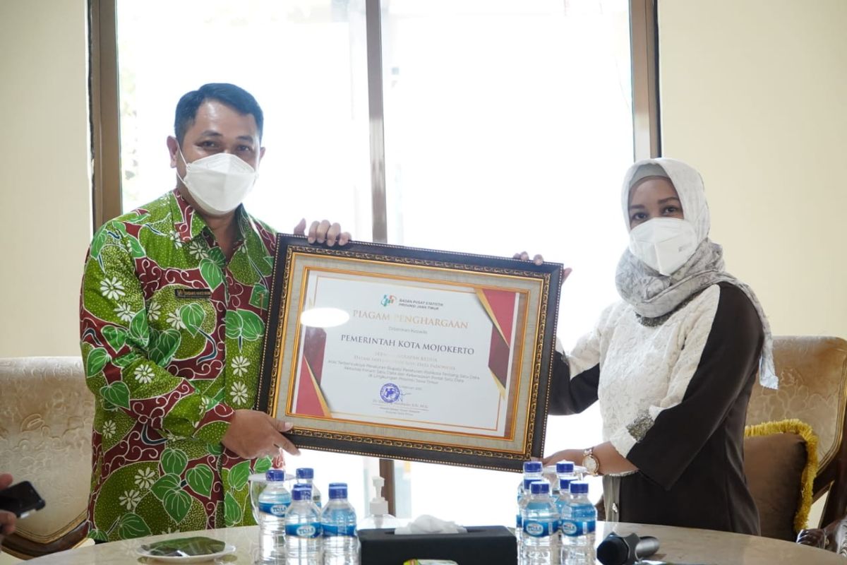 Pemkot Mojokerto raih penghargaan satu data Indonesia