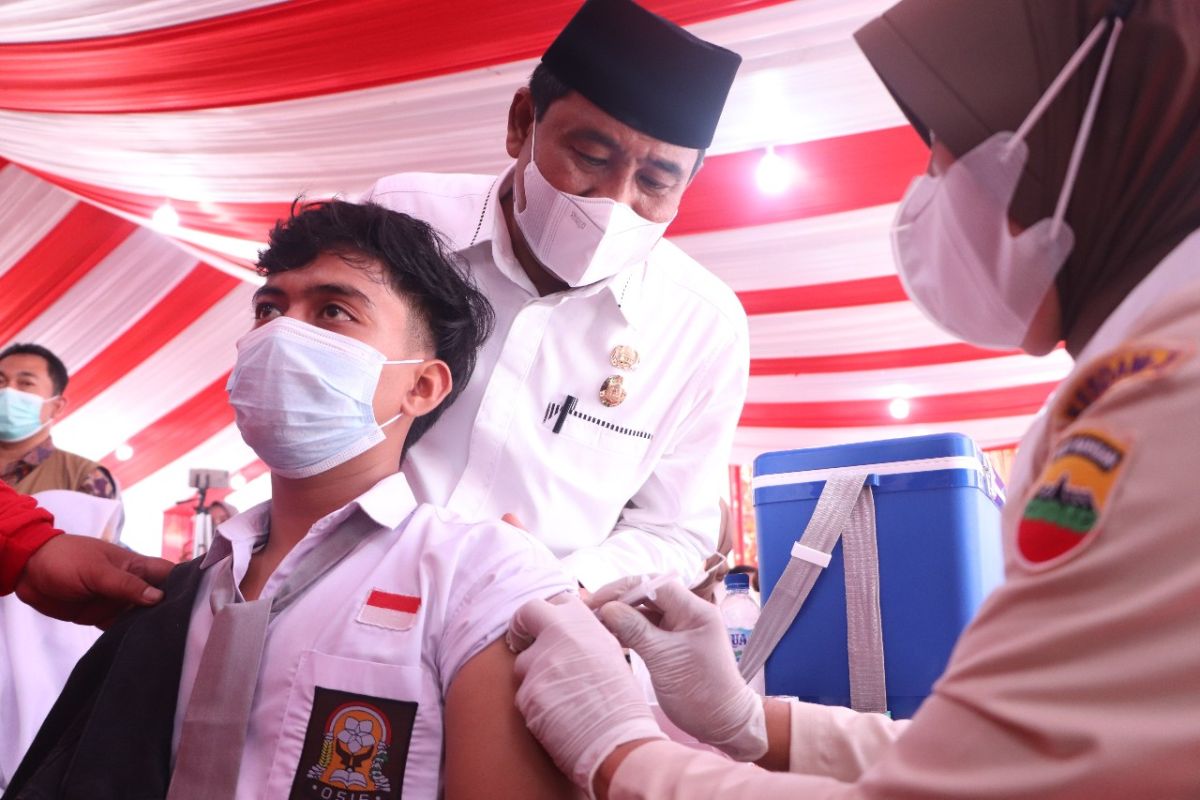 Wali Kota Binjai tinjau vaksinasi buat pelajar