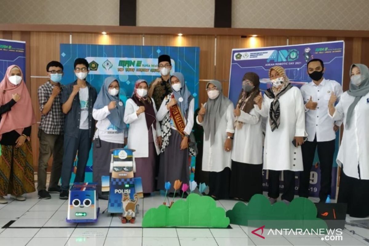 Dua tim Robotic MAN 2 Makassar juara satu Asean Robotic Day 2021