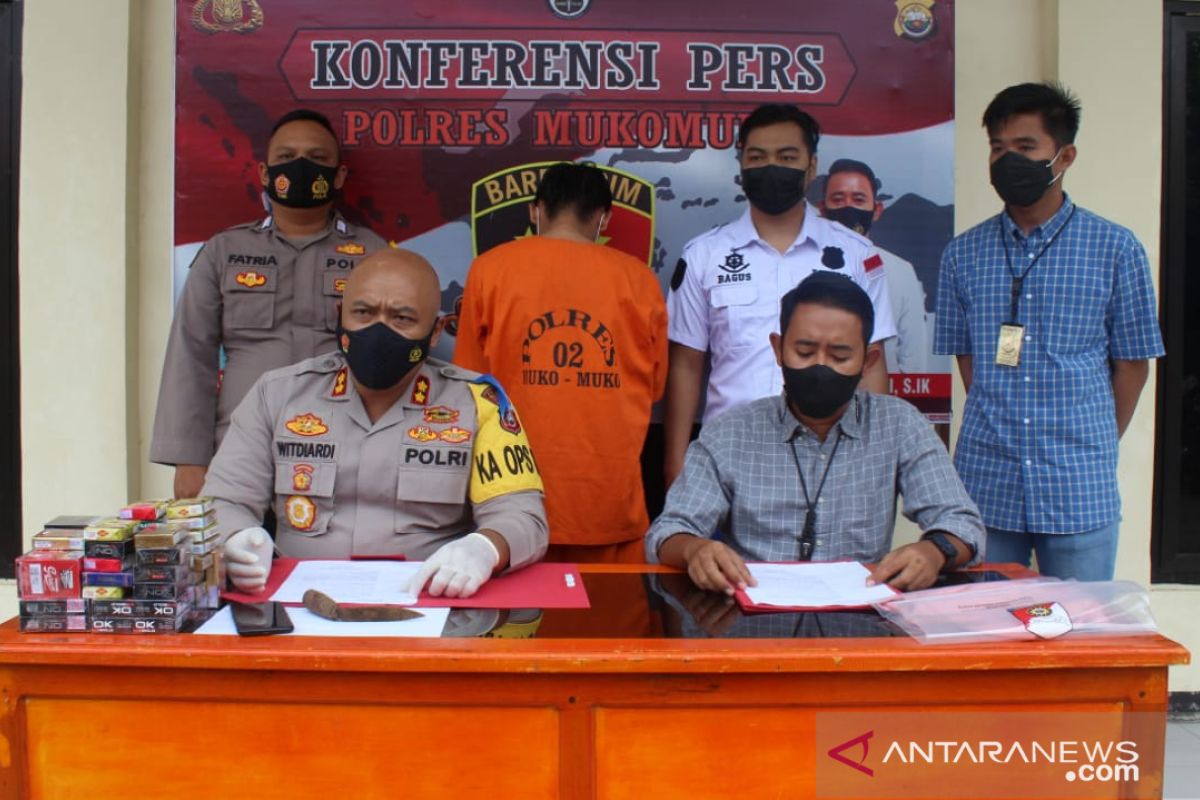 Polisi tangkap tersangka penggelapan sepeda motor di Mukomuko