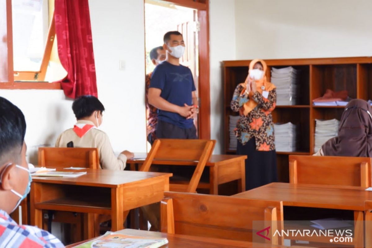 Bupati Gunung Kidul meninjau pelaksanaan pembelajaran tatap muka