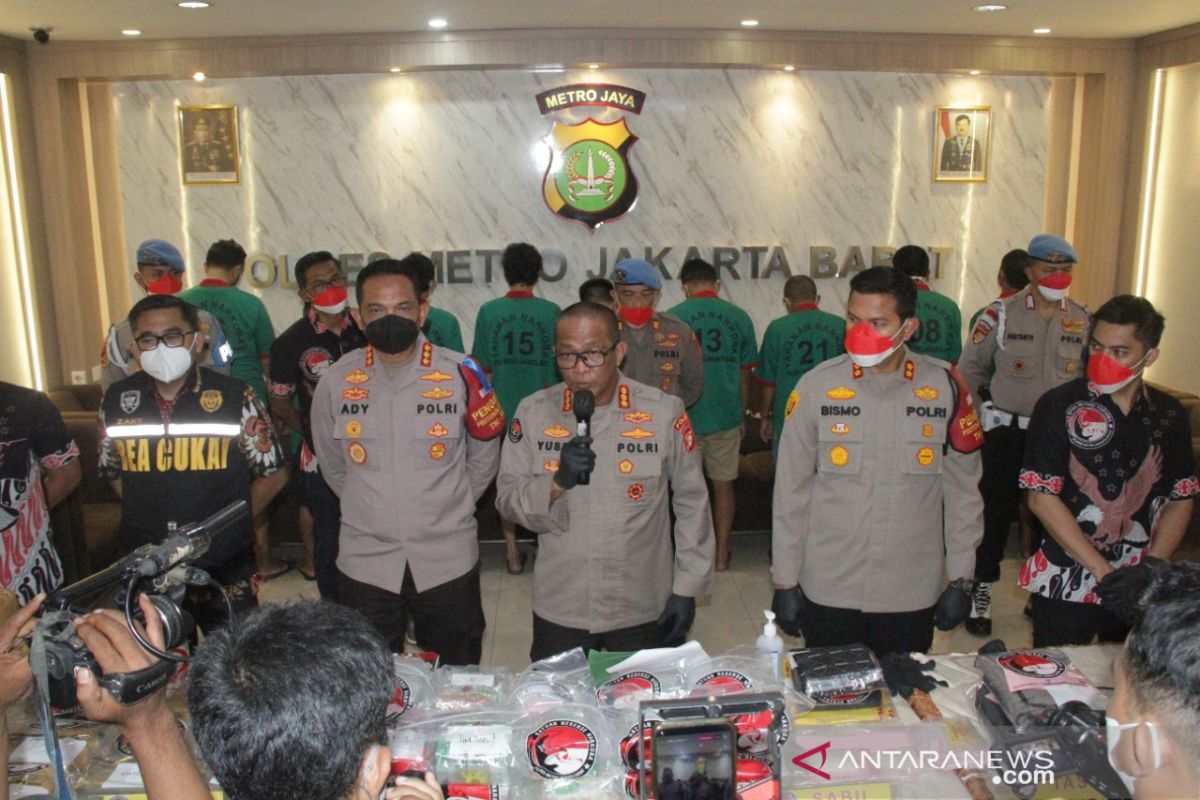 Polisi tangkap sembilan tersangka sindikat narkoba jaringan antarpulau