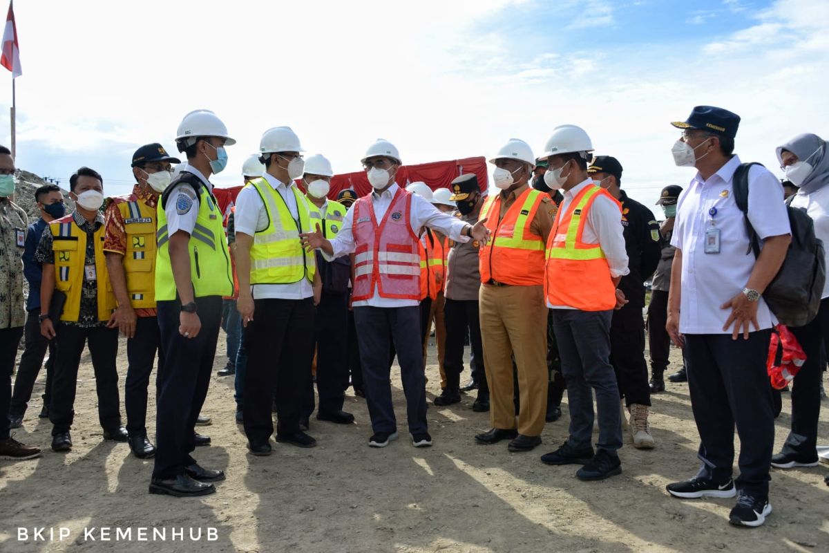 Airport construction in Papua, West Papua moving forward: minister