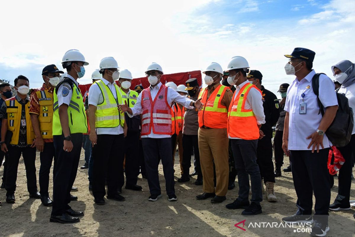 Menhub pastikan pembangunan bandara di Papua terus berjalan