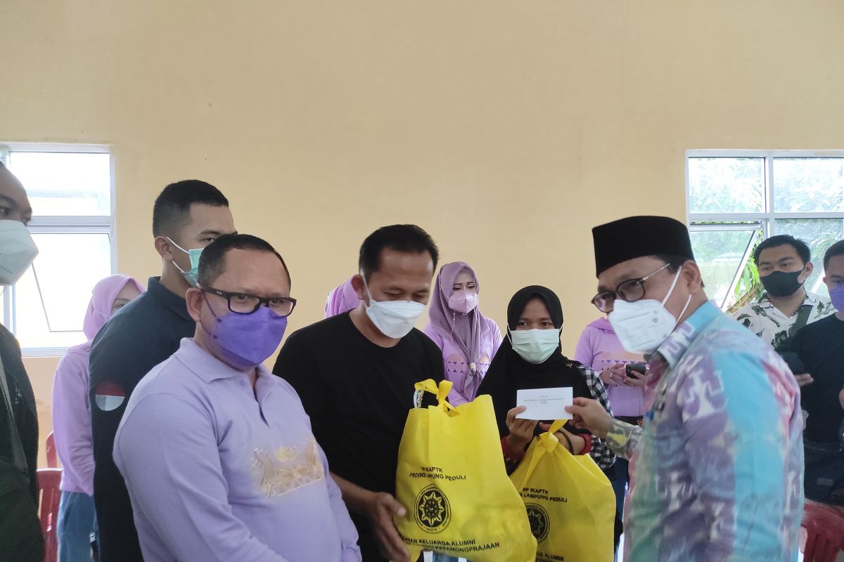 IKAPTK Lampung beri bantuan warga terdampak COVID-19 di Kota Metro
