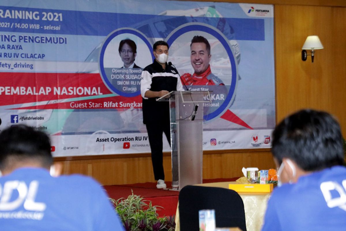 Kampanyekan aman berkendara bagi awak mobil perusahaan, KPI Unit Cilacap hadirkan Rifat Sungkar