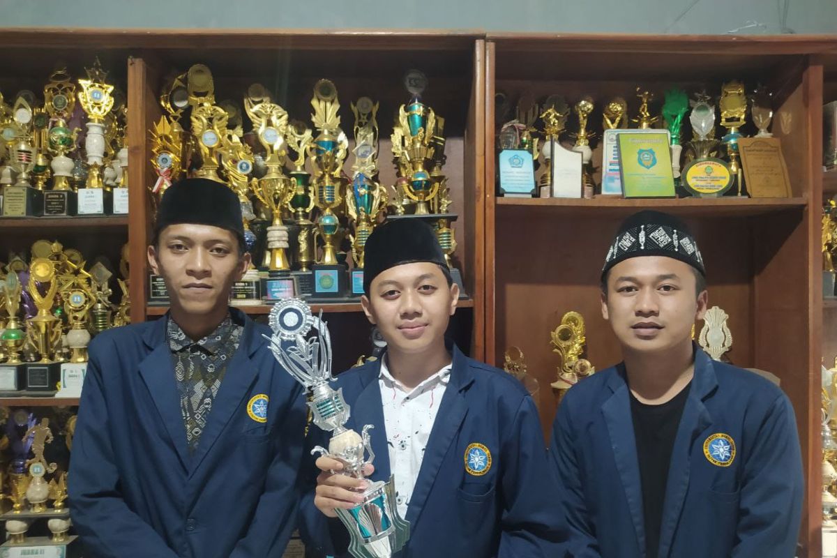 Empat mahasiswa Unuja Paiton Probolinggo borong juara debat bahasa Arab