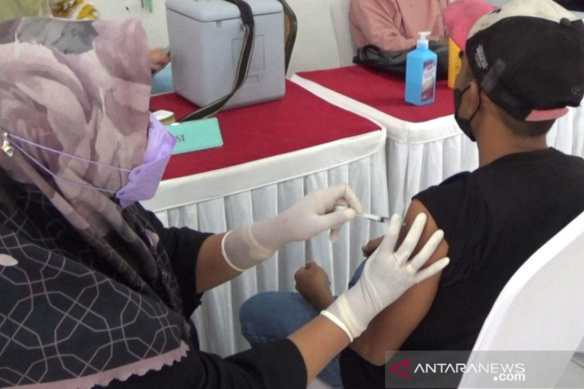 Video-BIN gandeng PT Antang Gunung Meratus fasilitasi vaksinasi di Sungai Raya
