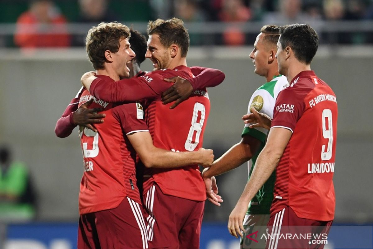 Liga Jerman : Bayern tundukkan Fuerth 2-0 meski akhiri laga dengan sepuluh pemain