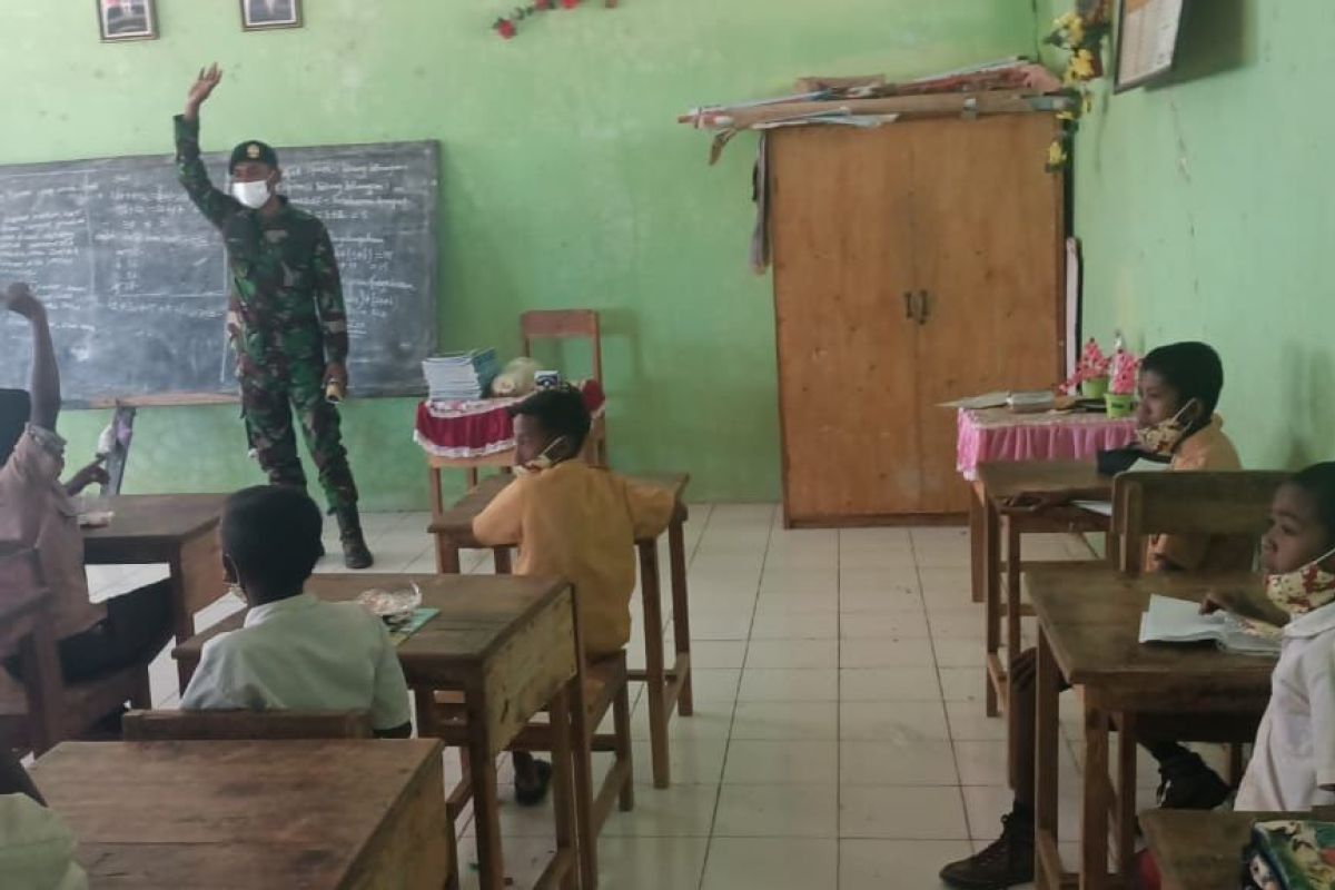 Satgas Pamtas RI-Timor Leste motivasi pelajar mulai jalani tatap muka