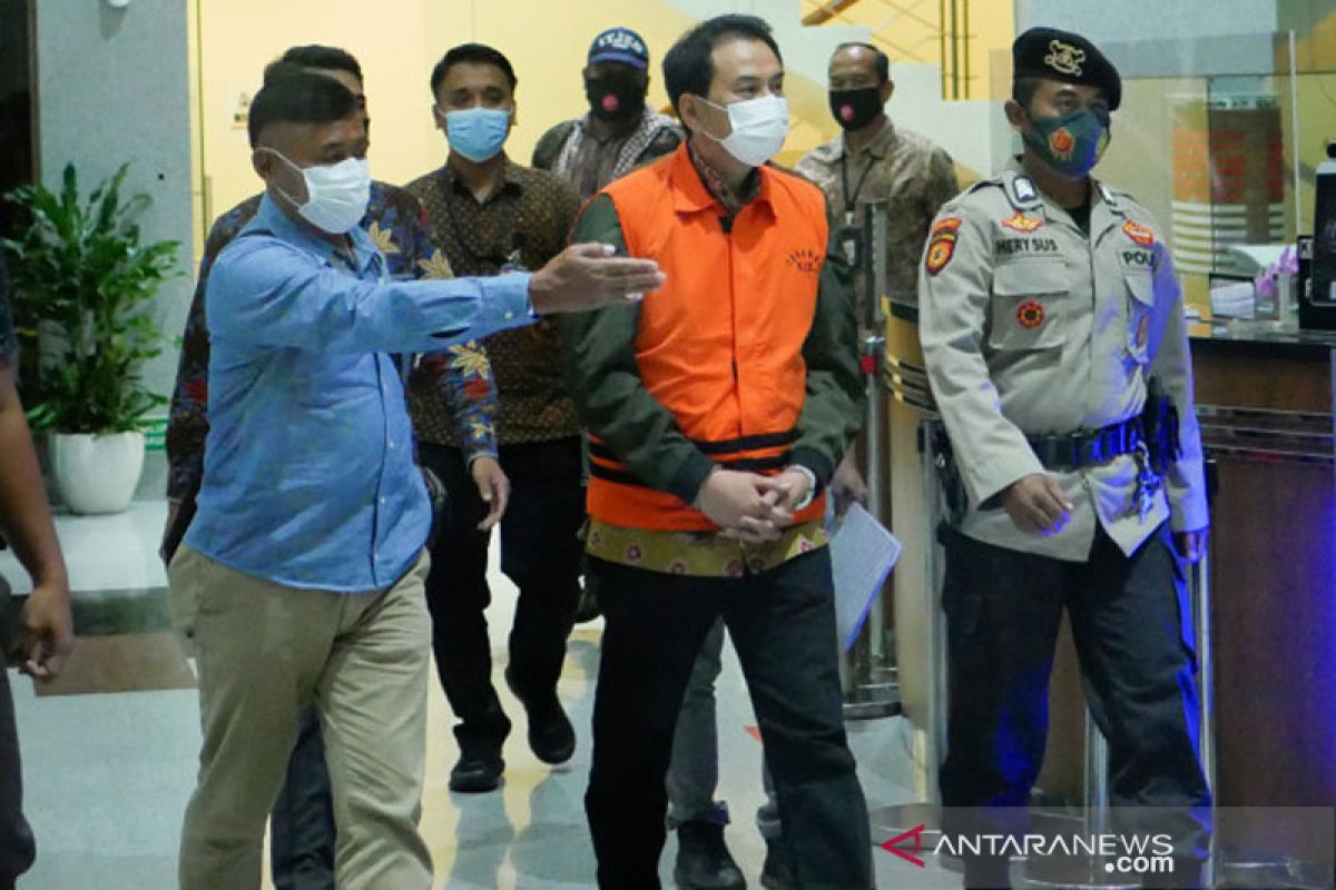 Azis Syamsuddin  miliki kekayaan Rp100 miliar