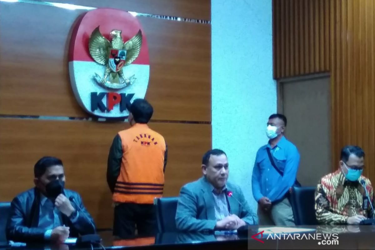 Azis Syamsuddin diduga suap mantan penyidik Stepanus Robin Rp3,1 miliar