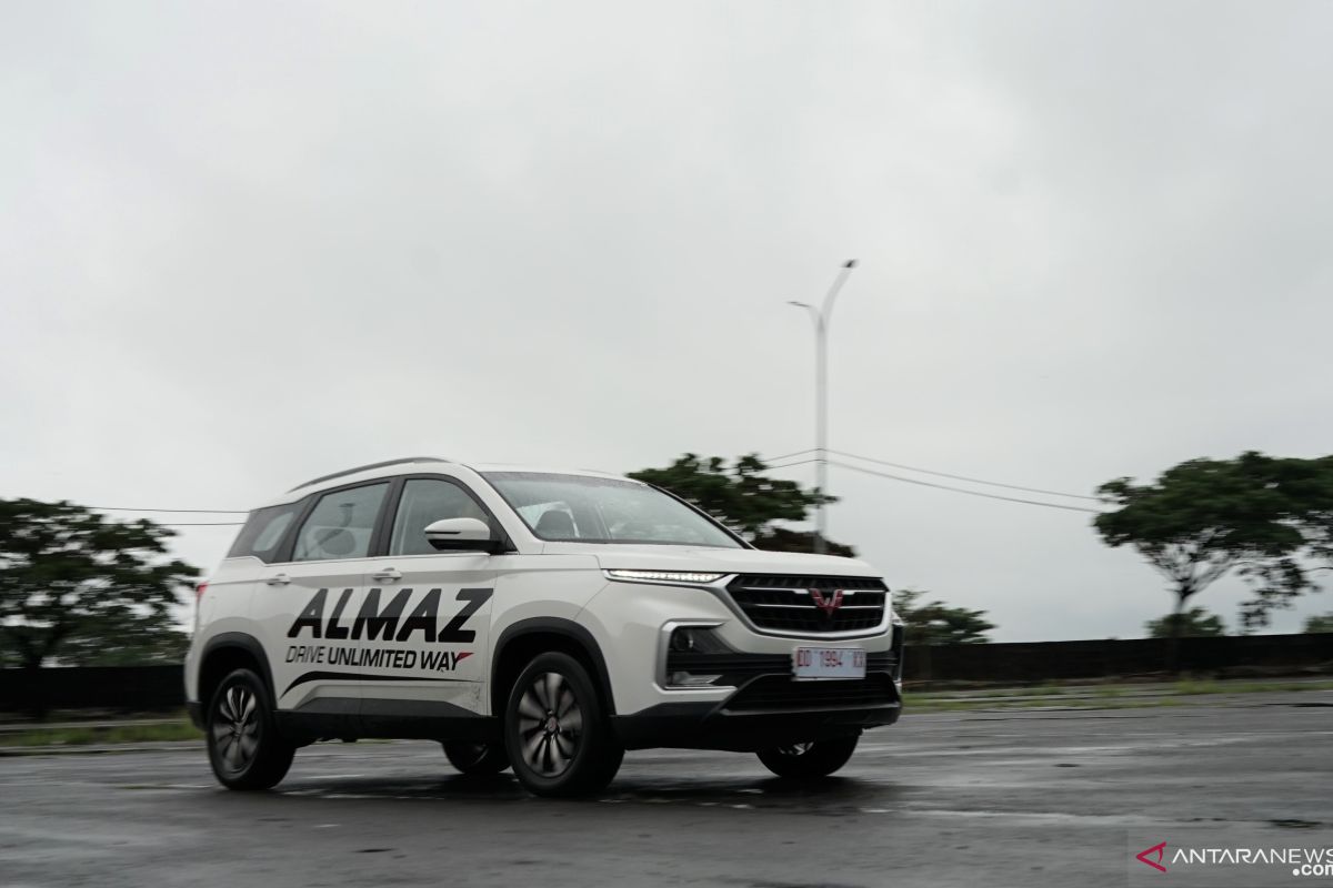 Fitur semi-otonom ADAS favorit pengguna Wuling Almaz RS