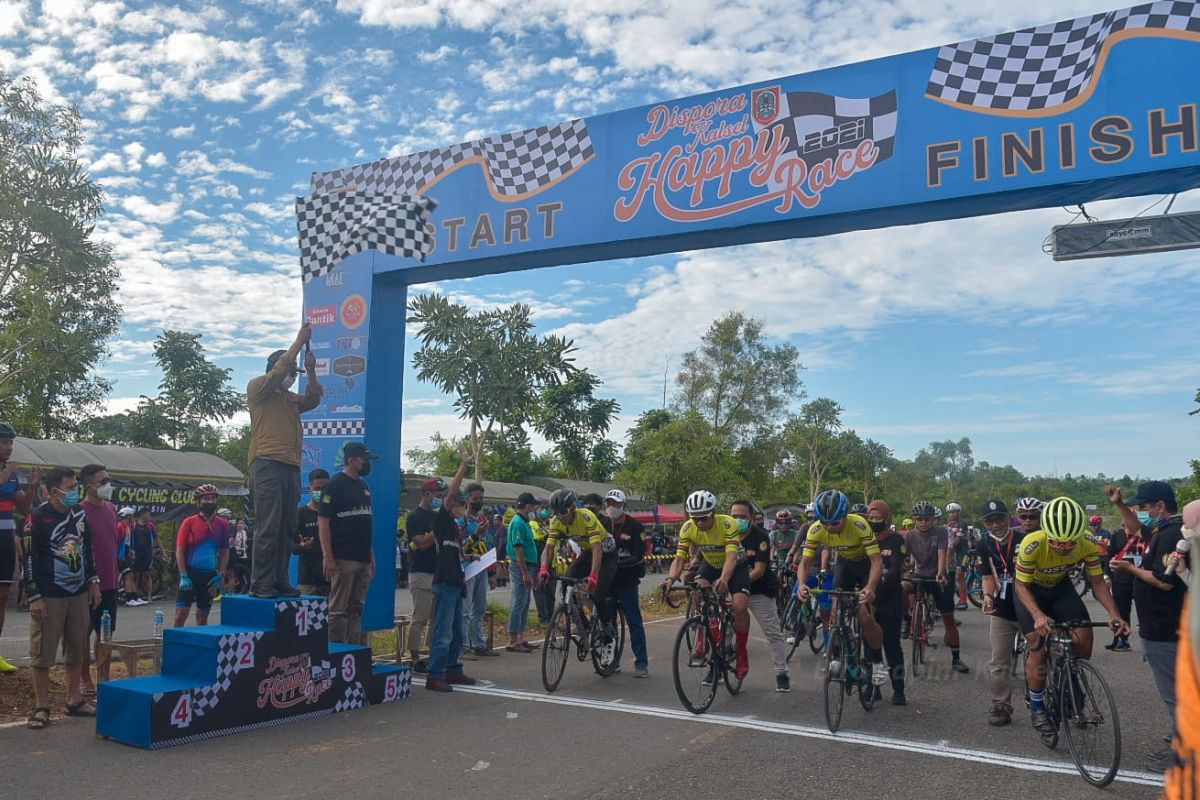 Ratusan Biker dari berbagai daerah ikuti Dispora Kalsel Happy Race 2021
