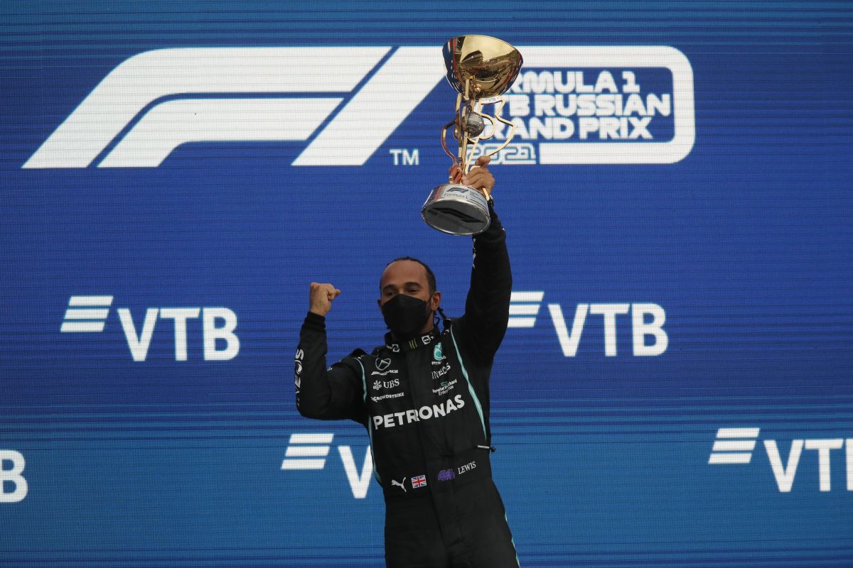 Juara GP Rusia, Hamilton klaim kemenangan ke-100 di F1